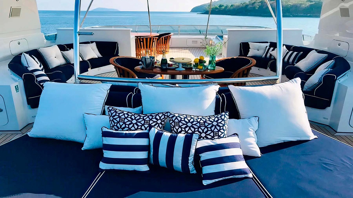 Аренда моторной яхты 	Heesen 129 Lady Azul на Пхукете